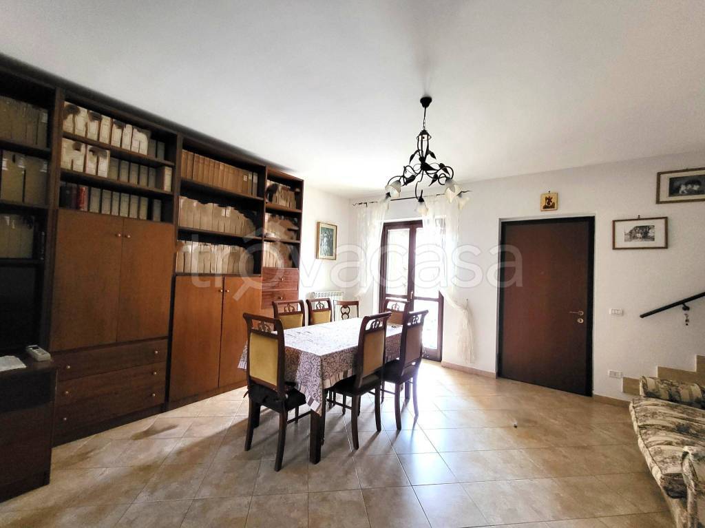 casa indipendente in vendita a Vallerano