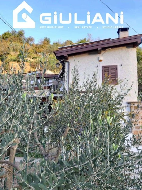 casa indipendente in vendita a Vallerano