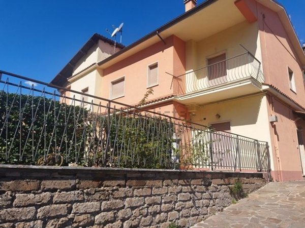 appartamento in vendita a Vallerano