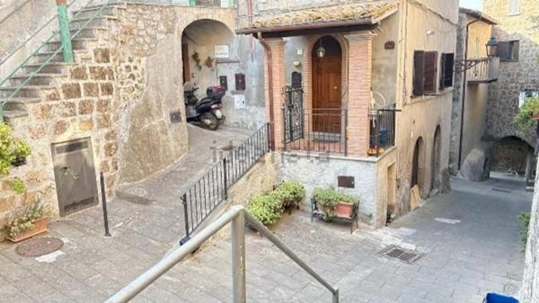 appartamento in vendita a Vallerano