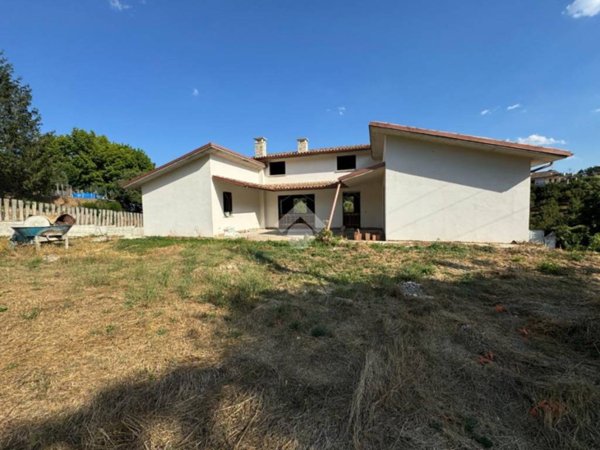 casa indipendente in vendita a Vasanello