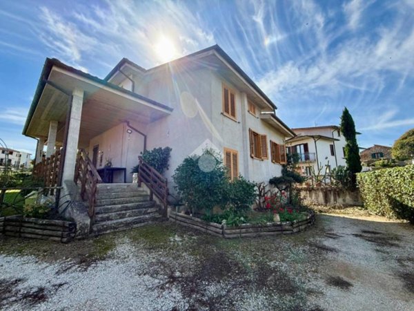 casa indipendente in vendita a Vasanello