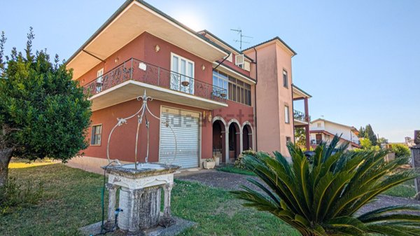 casa indipendente in vendita a Vasanello