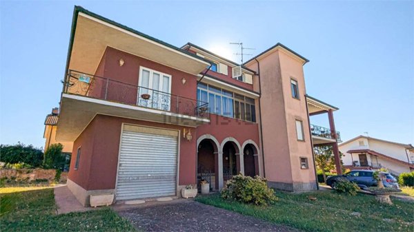 casa indipendente in vendita a Vasanello