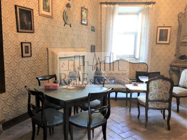 casa indipendente in vendita a Vejano