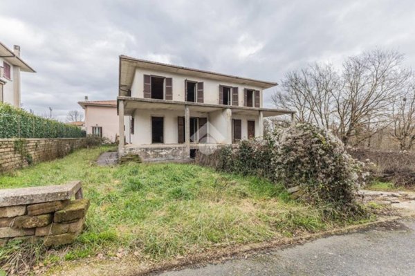 casa indipendente in vendita a Vejano