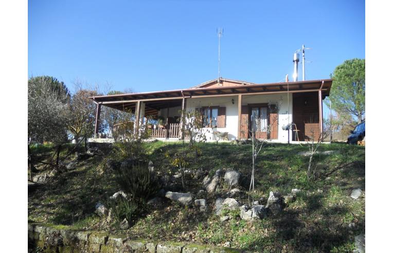 casa indipendente in vendita a Vejano