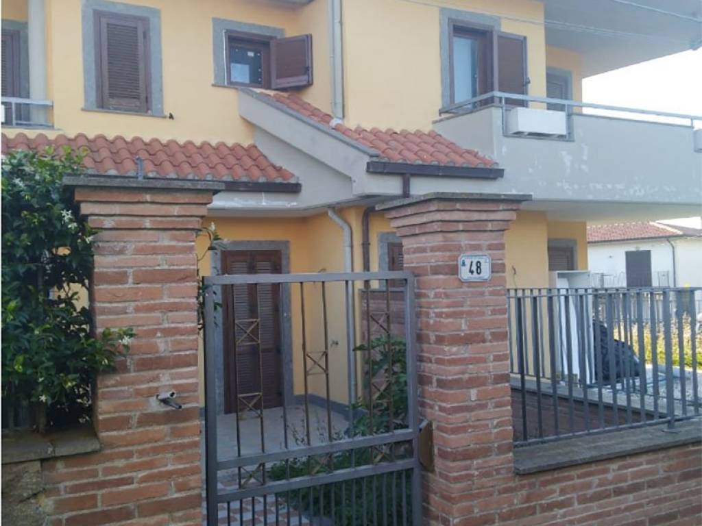 casa indipendente in vendita a Vetralla in zona Cura di Vetralla