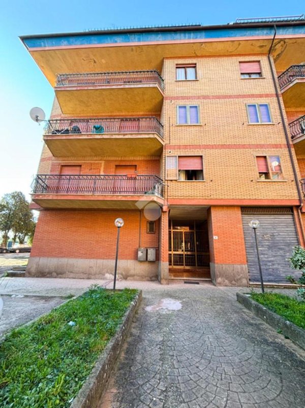appartamento in vendita a Vetralla in zona Cura di Vetralla