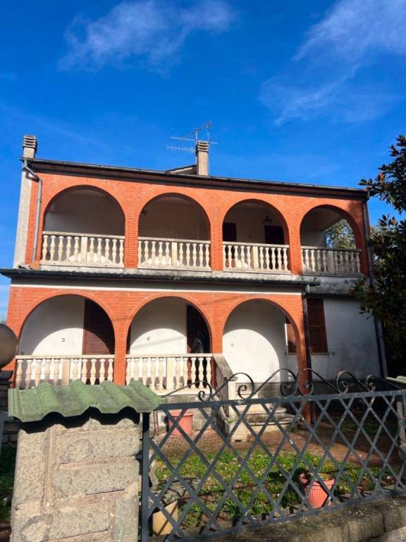 casa indipendente in vendita a Vetralla in zona Pietrara