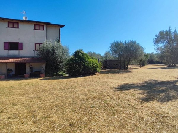 casa indipendente in vendita a Vetralla