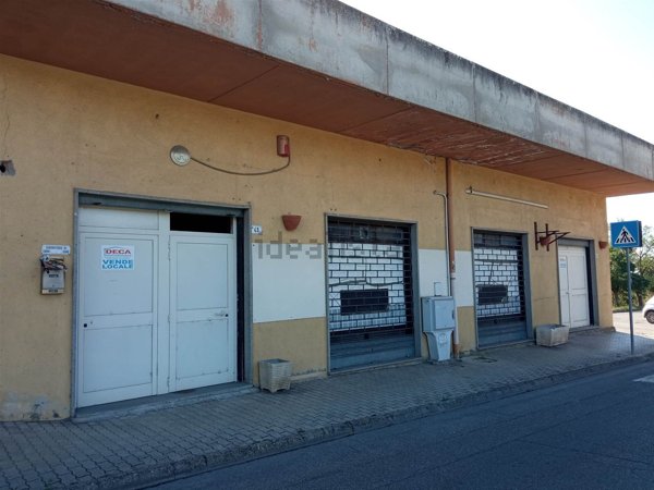 locale commerciale in vendita a Vetralla