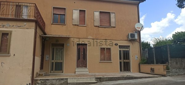 casa indipendente in vendita a Vetralla