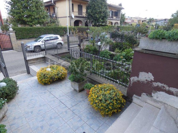 casa indipendente in vendita a Vetralla