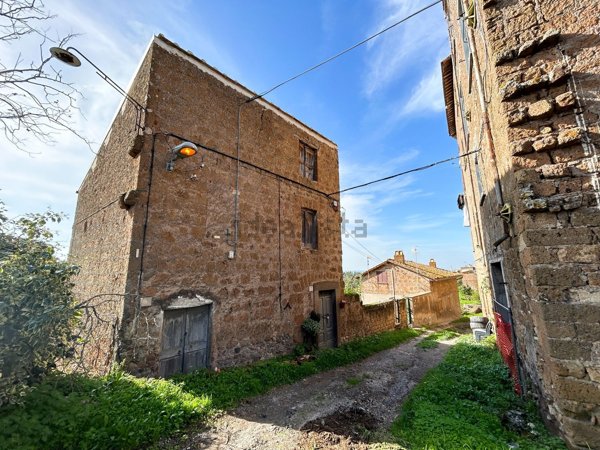 casa semindipendente in vendita a Vetralla
