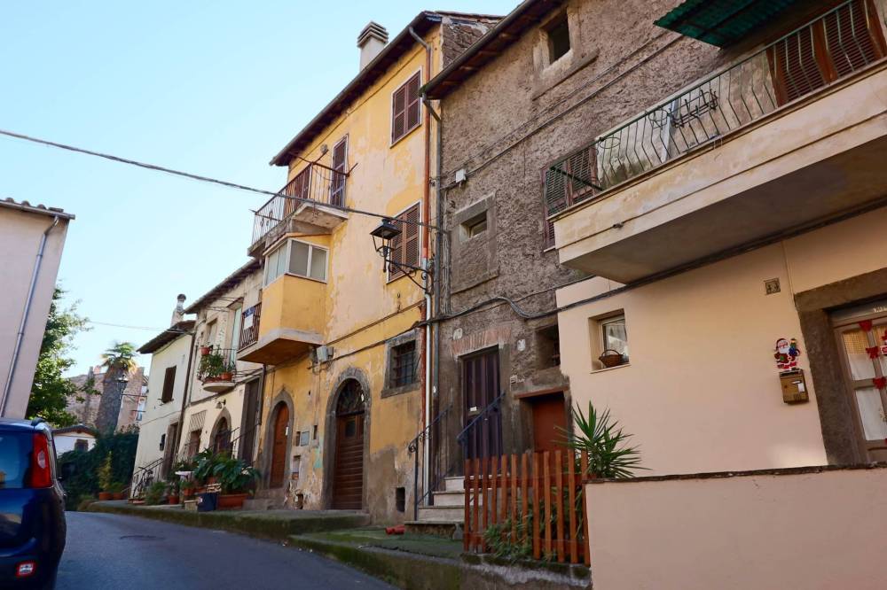 casa indipendente in vendita a Vetralla