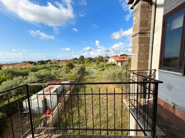 appartamento in vendita a Vetralla in zona Tre Croci