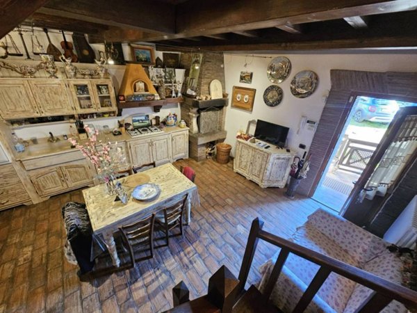 casa indipendente in vendita a Vetralla