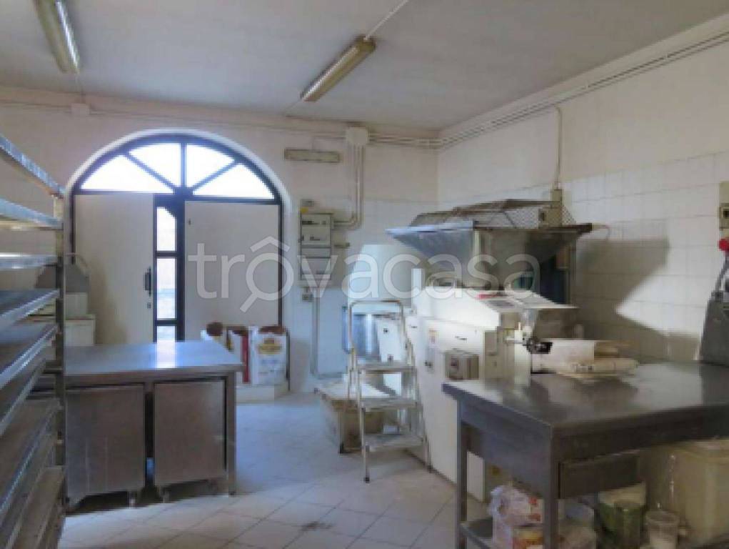 negozio in vendita a Vetralla in zona La Botte