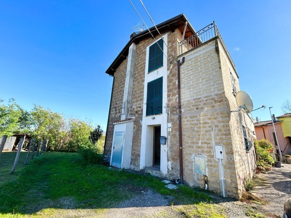 appartamento in vendita a Vetralla in zona Mazzocchio