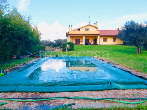 casa indipendente in vendita a Vetralla