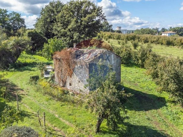 casa indipendente in vendita a Vetralla