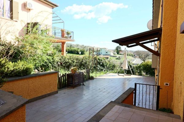 casa indipendente in vendita a Vetralla in zona Tre Croci