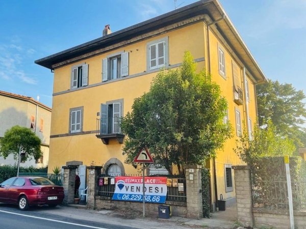 intera palazzina in vendita a Vetralla