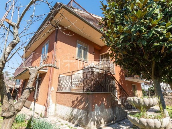 casa indipendente in vendita a Vetralla in zona Tre Croci