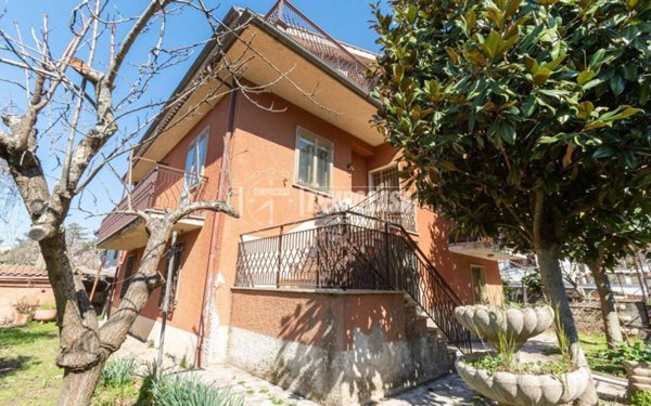 casa indipendente in vendita a Vetralla in zona Tre Croci