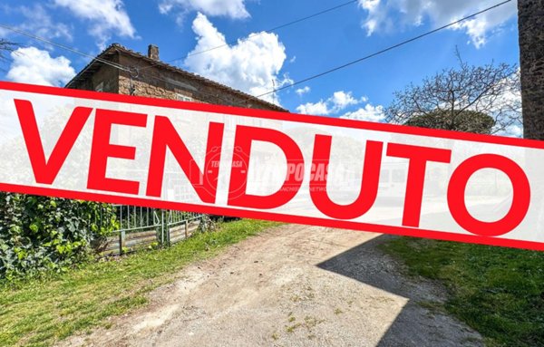 casa indipendente in vendita a Vetralla