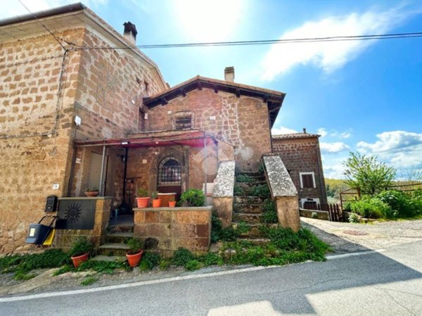 appartamento in vendita a Vetralla in zona Pietrara