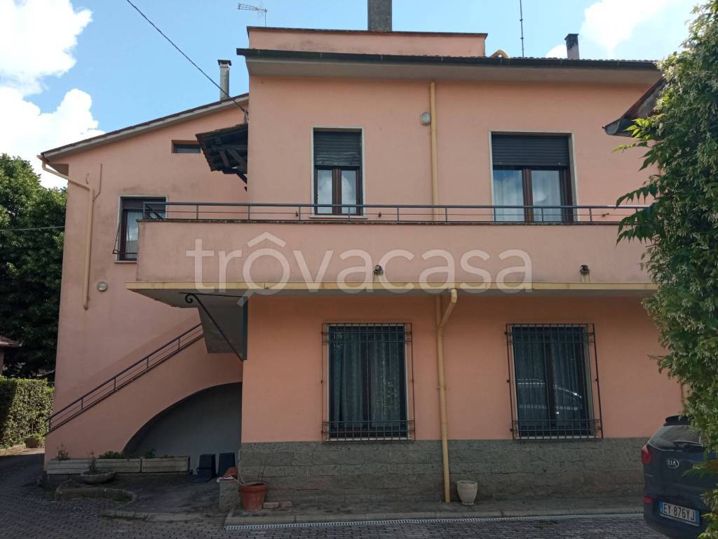 casa indipendente in vendita a Vetralla