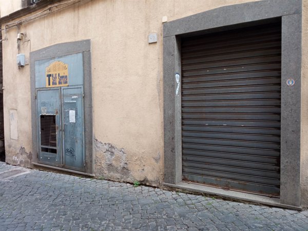 negozio in vendita a Vetralla