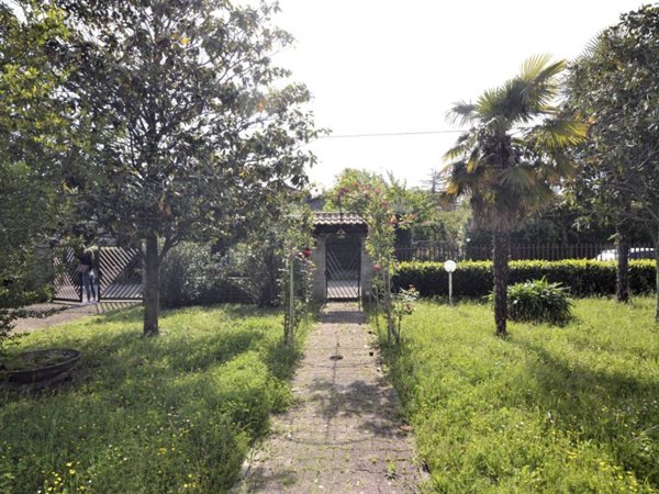 casa indipendente in vendita a Vetralla