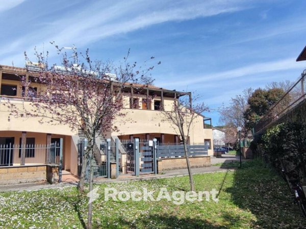 appartamento in vendita a Vetralla in zona Cura di Vetralla