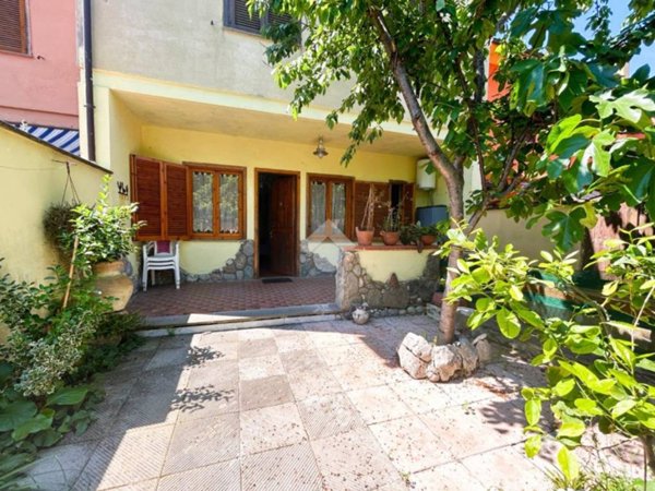 casa indipendente in vendita a Vetralla