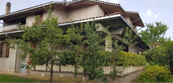 casa indipendente in vendita a Vetralla