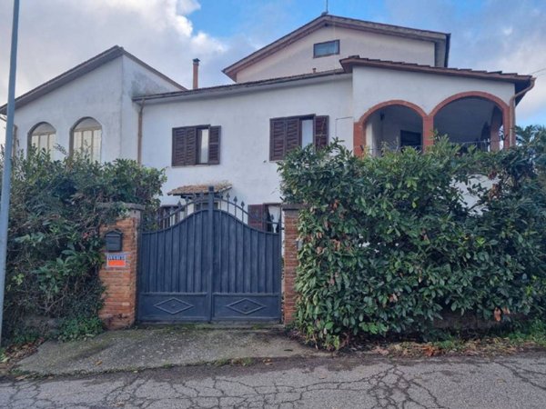 casa indipendente in vendita a Vetralla in zona Cura di Vetralla