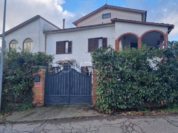 casa indipendente in vendita a Vetralla in zona Cura di Vetralla