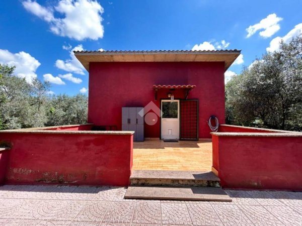 casa indipendente in vendita a Vetralla