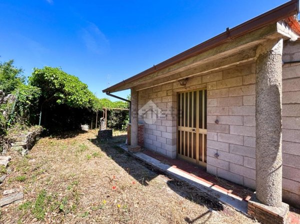 casa indipendente in vendita a Vetralla in zona Tre Croci