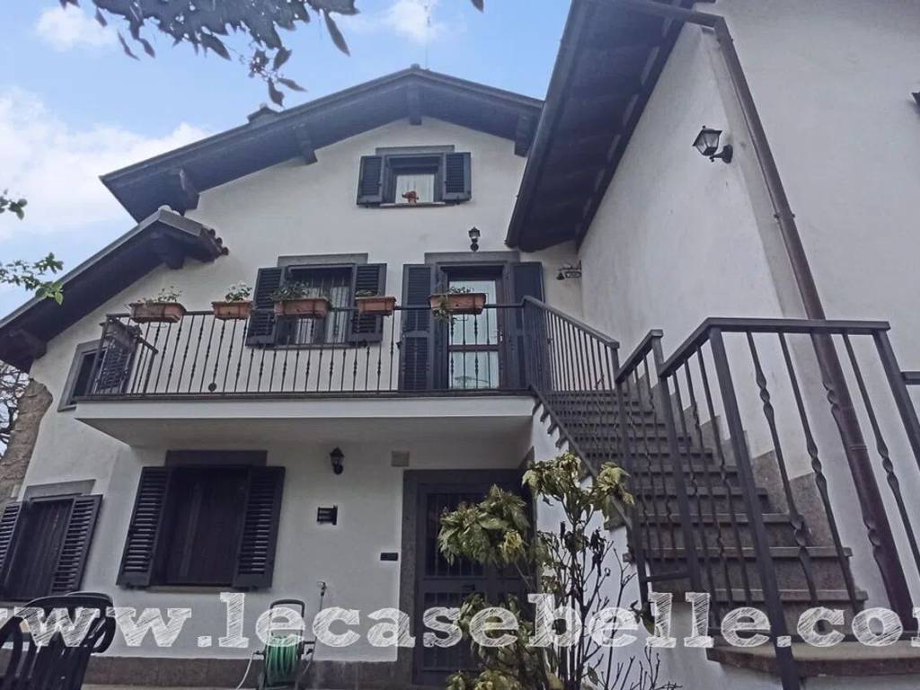 casa indipendente in vendita a Vetralla