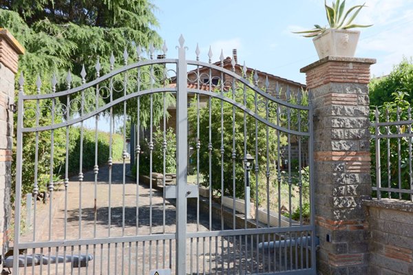 casa indipendente in vendita a Vetralla