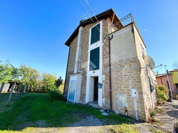 casa indipendente in vendita a Vetralla in zona Mazzocchio