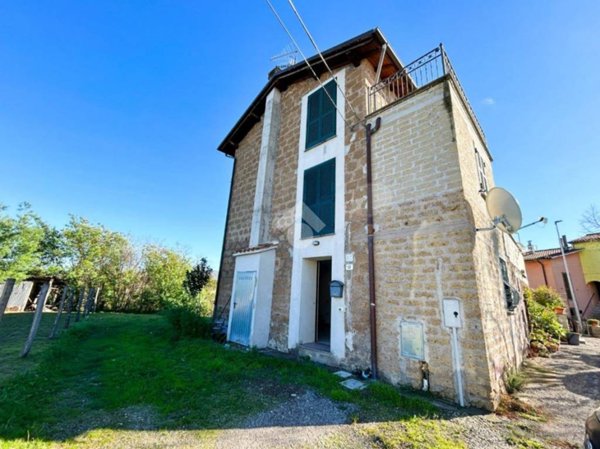casa indipendente in vendita a Vetralla in zona Mazzocchio