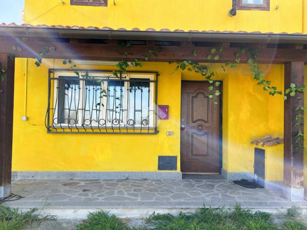 casa indipendente in vendita a Vetralla