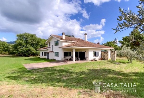casa indipendente in vendita a Vetralla