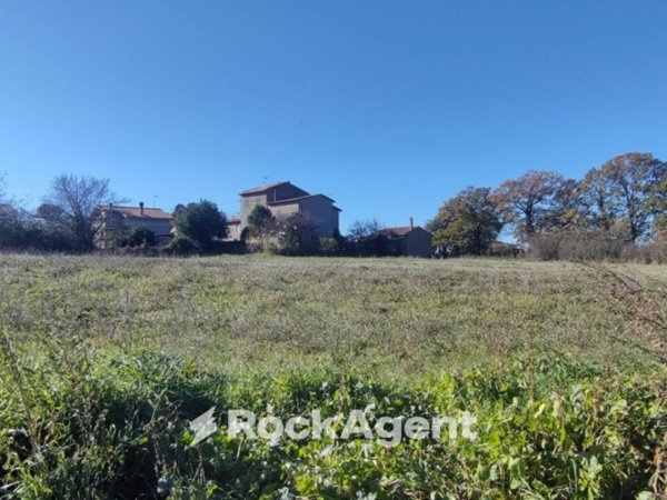 terreno edificabile in vendita a Vetralla in zona Cura di Vetralla
