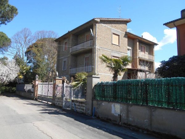 casa indipendente in vendita a Vetralla